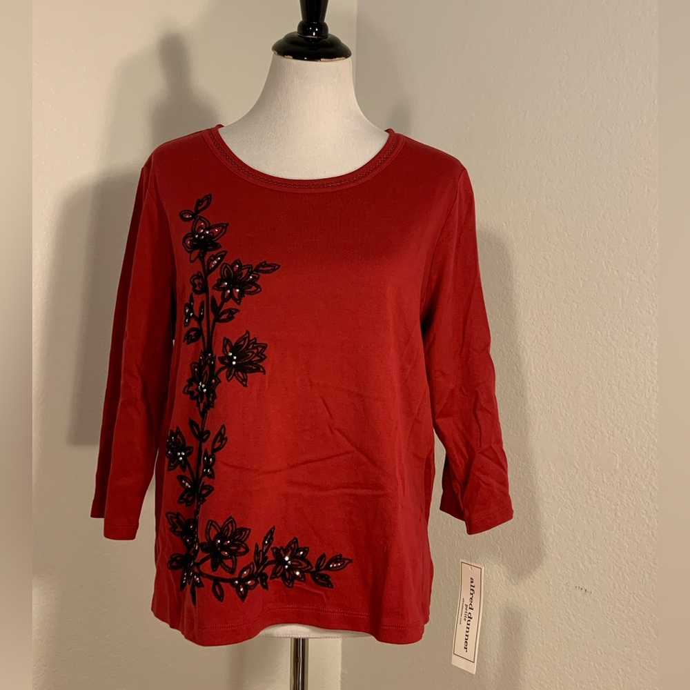 NWT Alfred Dunner Women Size P/XL Red Floral Sequins Shirt Round Neck 3/4 Sleeve